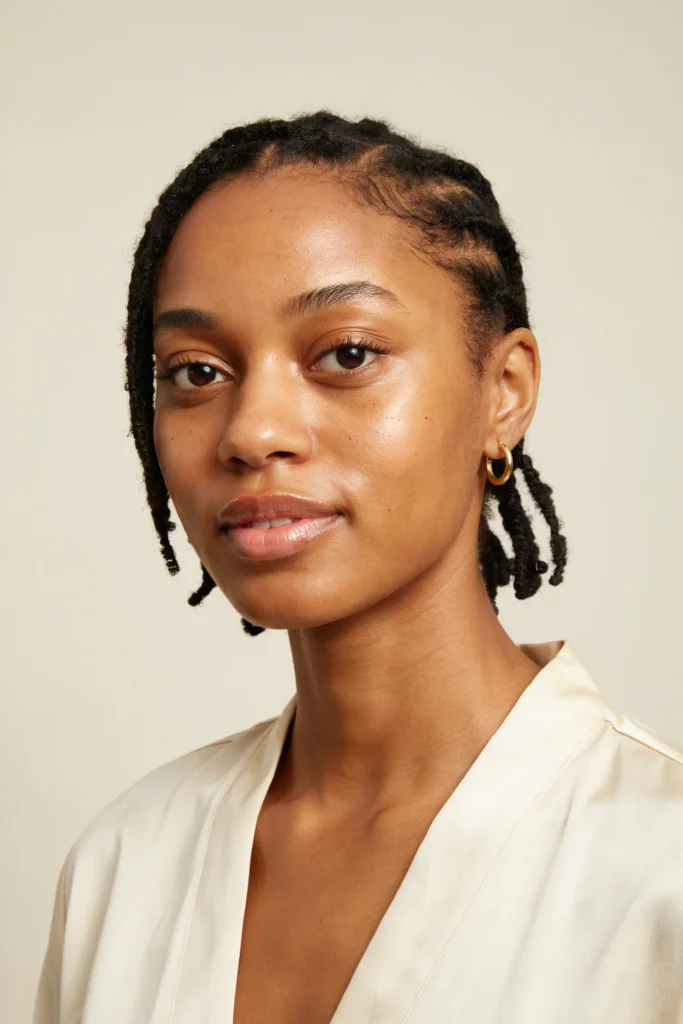 Invisible Locs with Gentle Face-Framing